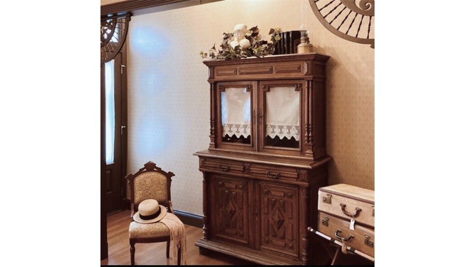 Schiller Strasse Parlor Suite Television Armoire Schiller Strasse Parlor Suite Television Armoire