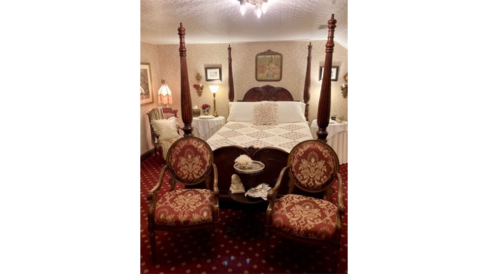 Parisian Dreams Bedchamber 4 Poster Bed and Sitting area Parisian Dreams Bedchamber 4 Poster Bed and Sitting area