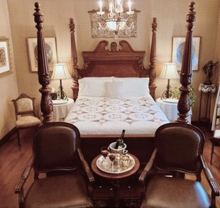 Schiller Strasse Parlor Suite