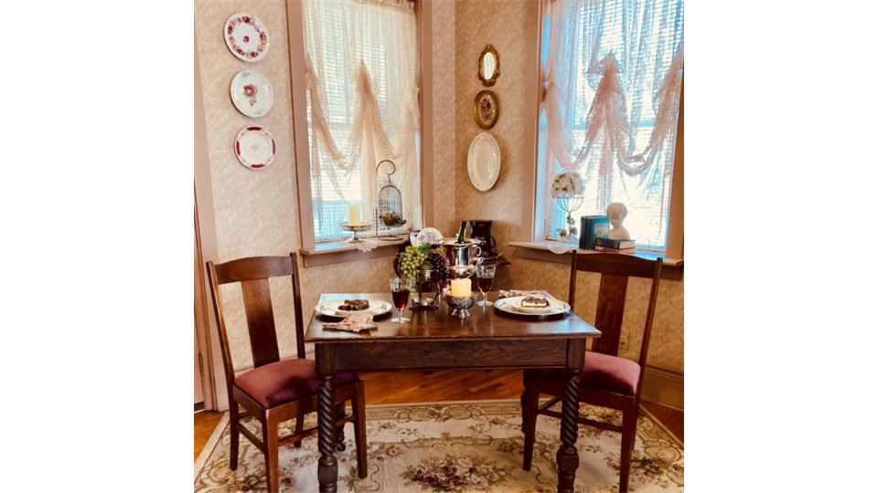 Milliner’s Bedchamber Cottage Dining Area